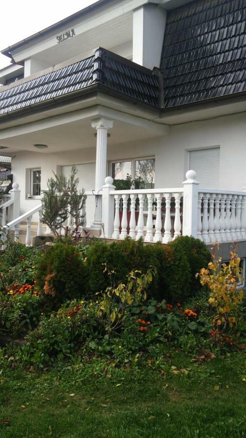 Leon'S Silberwald Apartment Strasshof an der Nordbahn Exterior foto